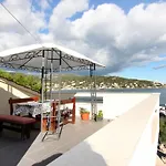 Pika Smokvina 2a * Vinišće