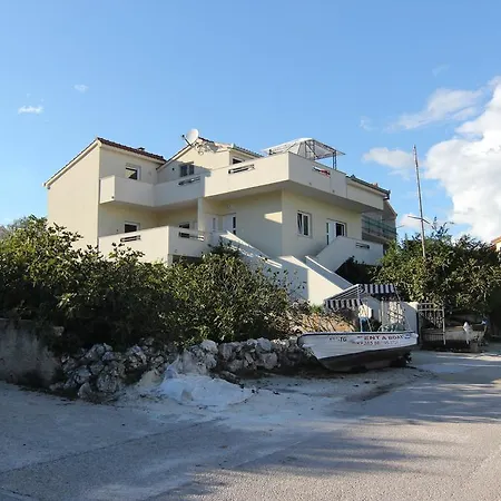 Pika Smokvina 2a Appartamento Vinišće